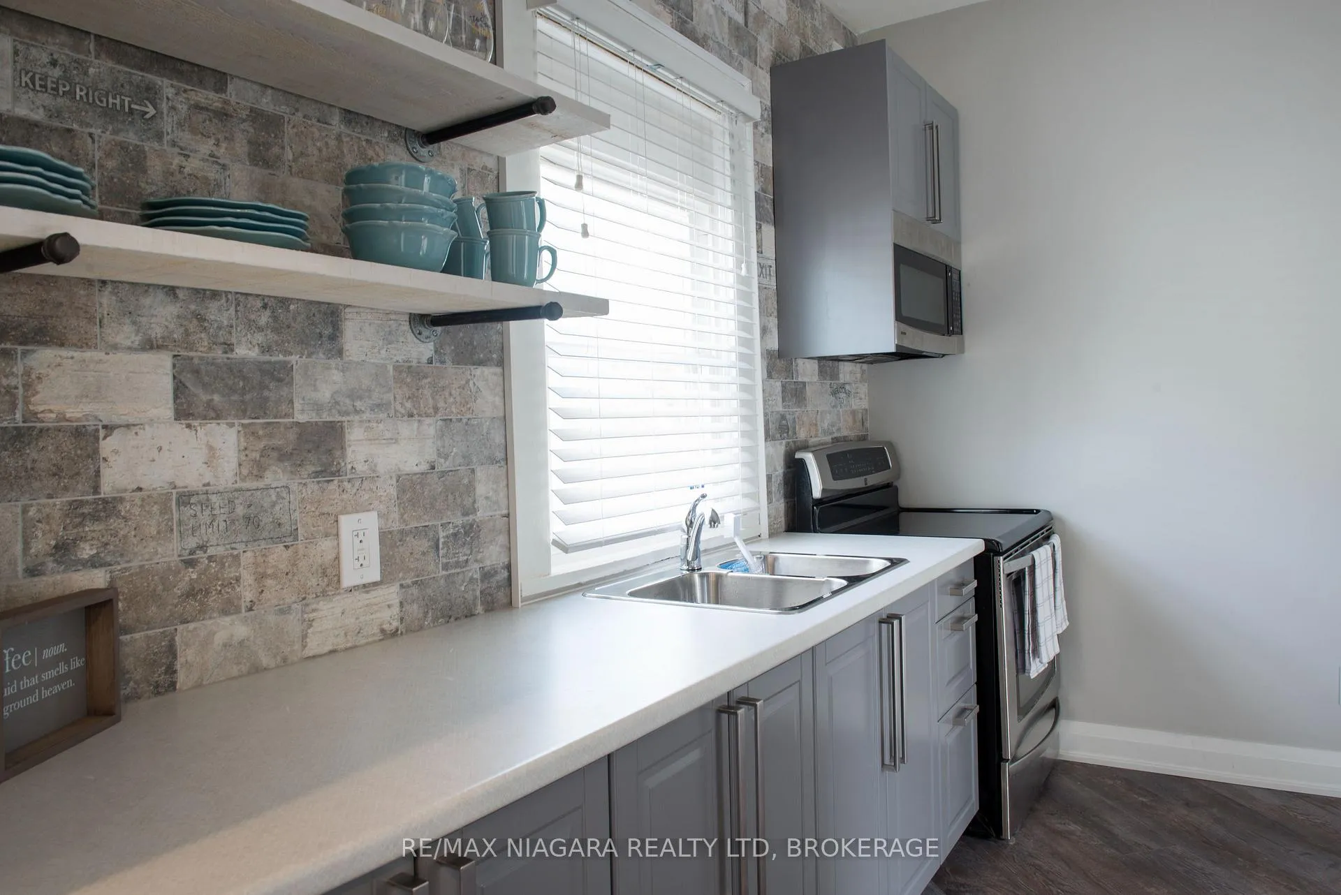 Photo 5 of 5700 Spring Street, Niagara Falls, Hospital — HOMEH