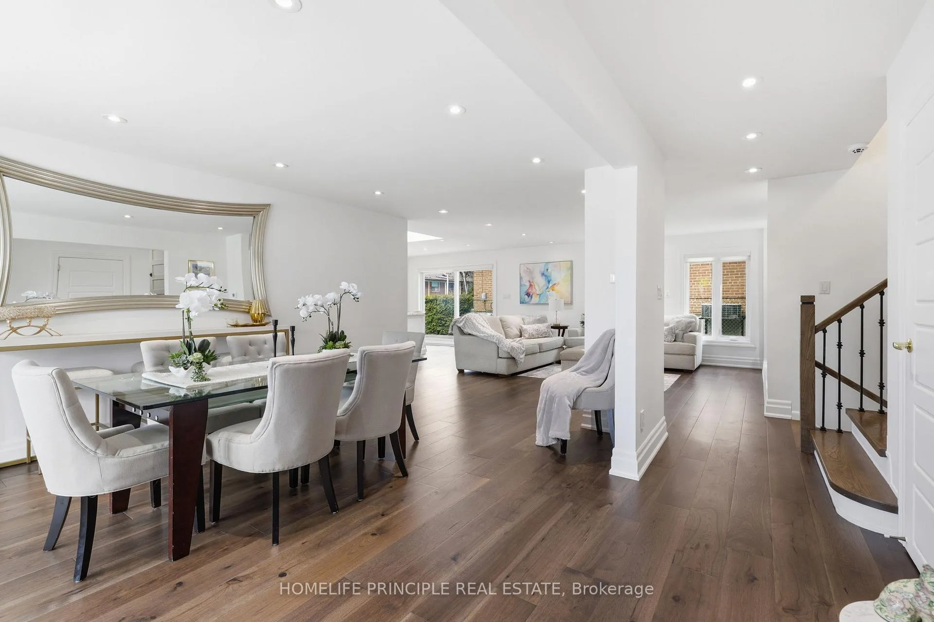 Photo 6 of 101 Renault Crescent, Etobicoke, Humber Heights — HOMEH
