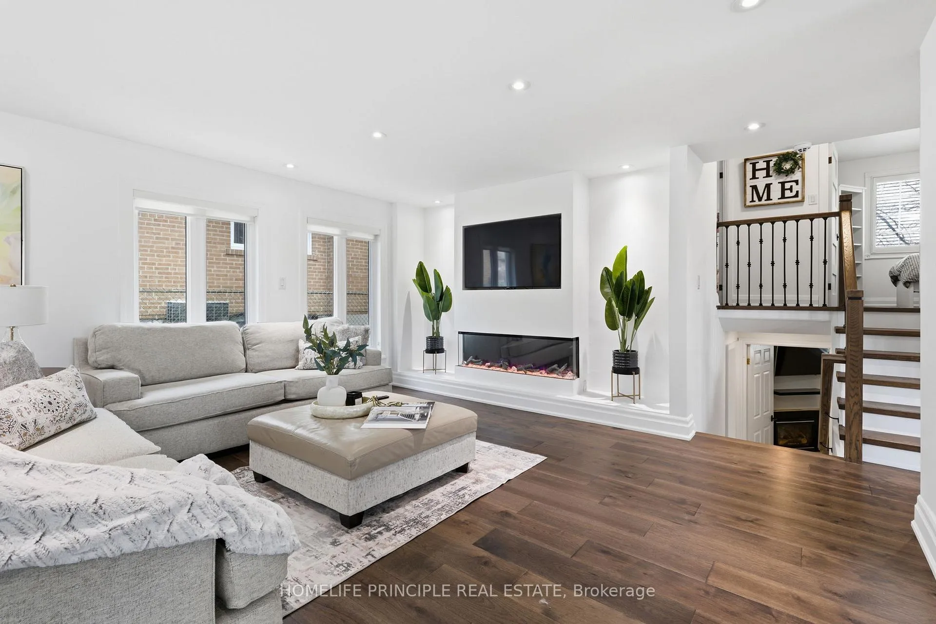 Photo 8 of 101 Renault Crescent, Etobicoke, Humber Heights — HOMEH