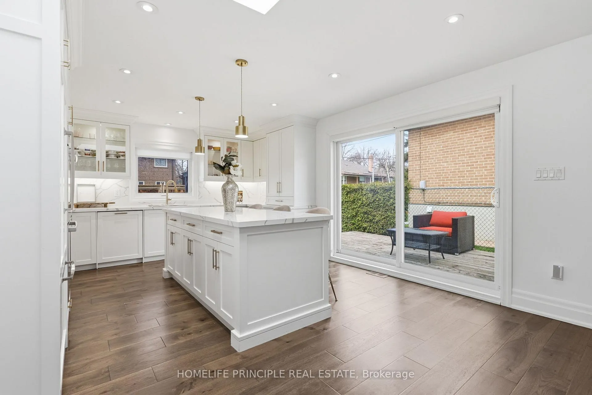 Photo 15 of 101 Renault Crescent, Etobicoke, Humber Heights — HOMEH
