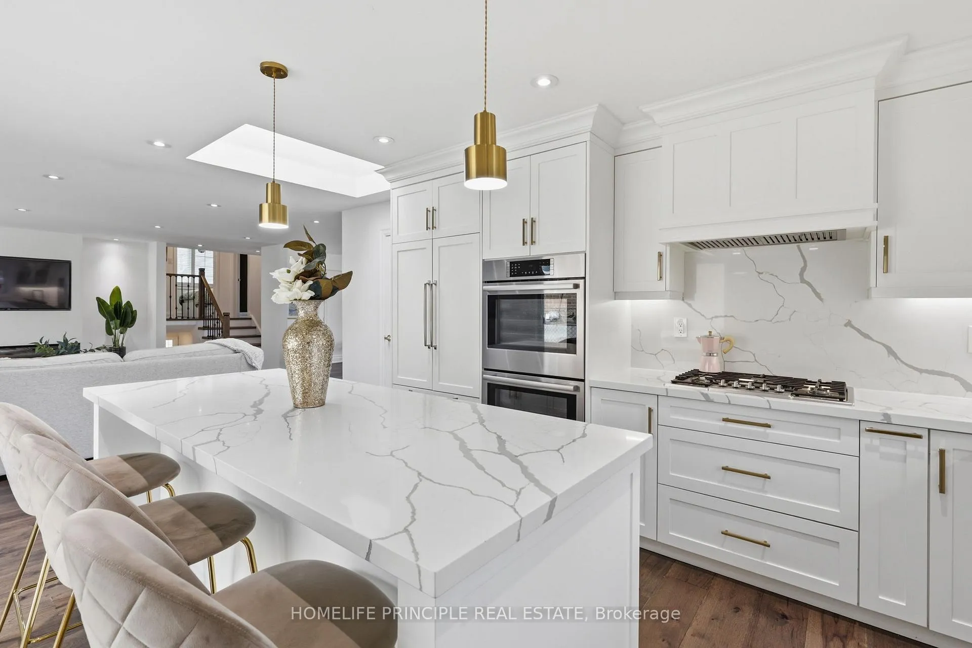 Photo 18 of 101 Renault Crescent, Etobicoke, Humber Heights — HOMEH