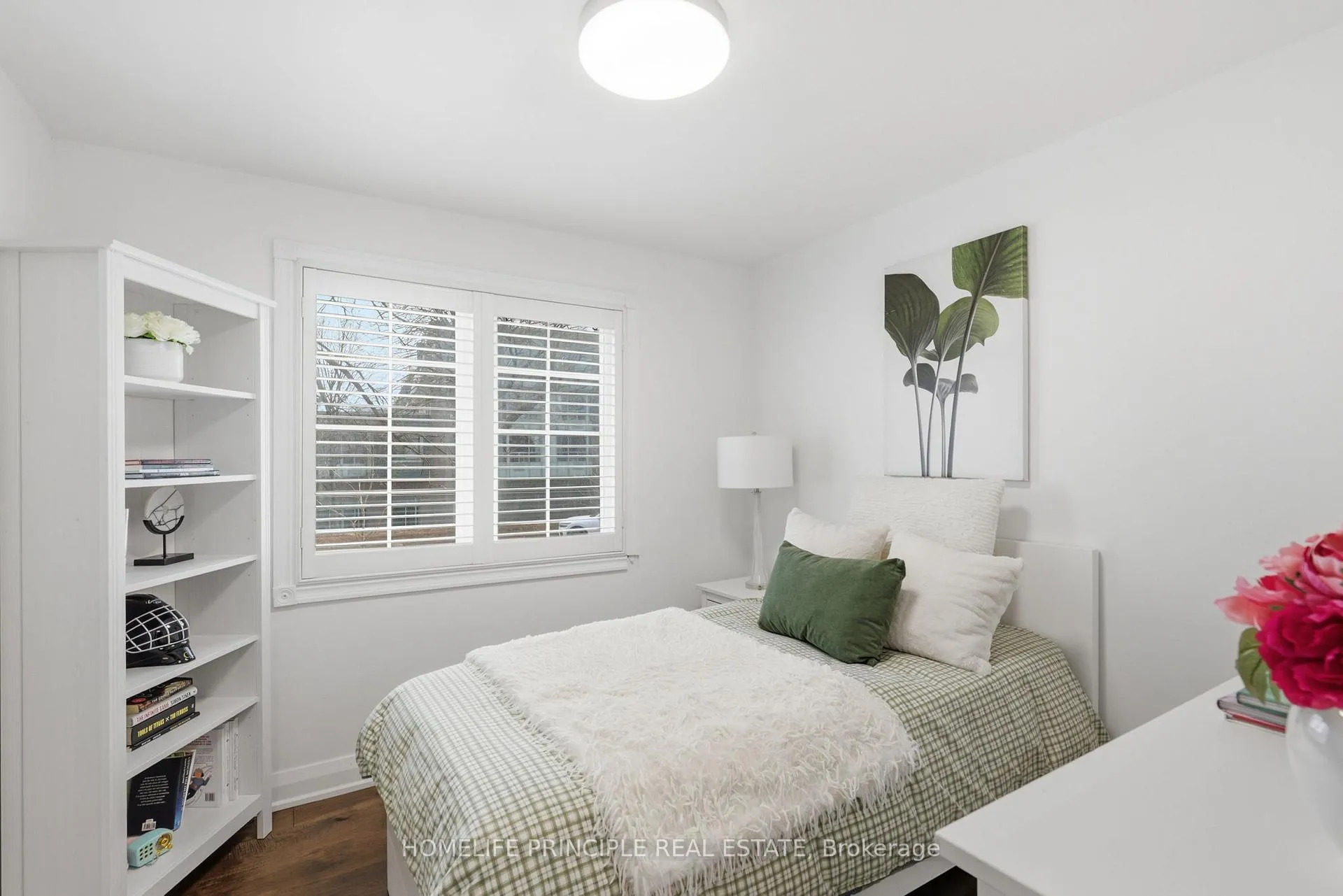 Photo 23 of 101 Renault Crescent, Etobicoke, Humber Heights — HOMEH
