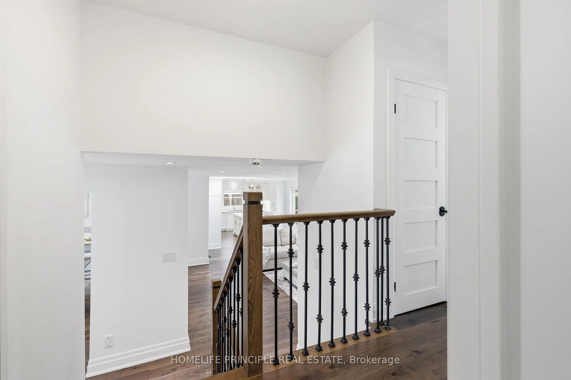 Photo 25 of 101 Renault Crescent, Etobicoke, Humber Heights — HOMEH