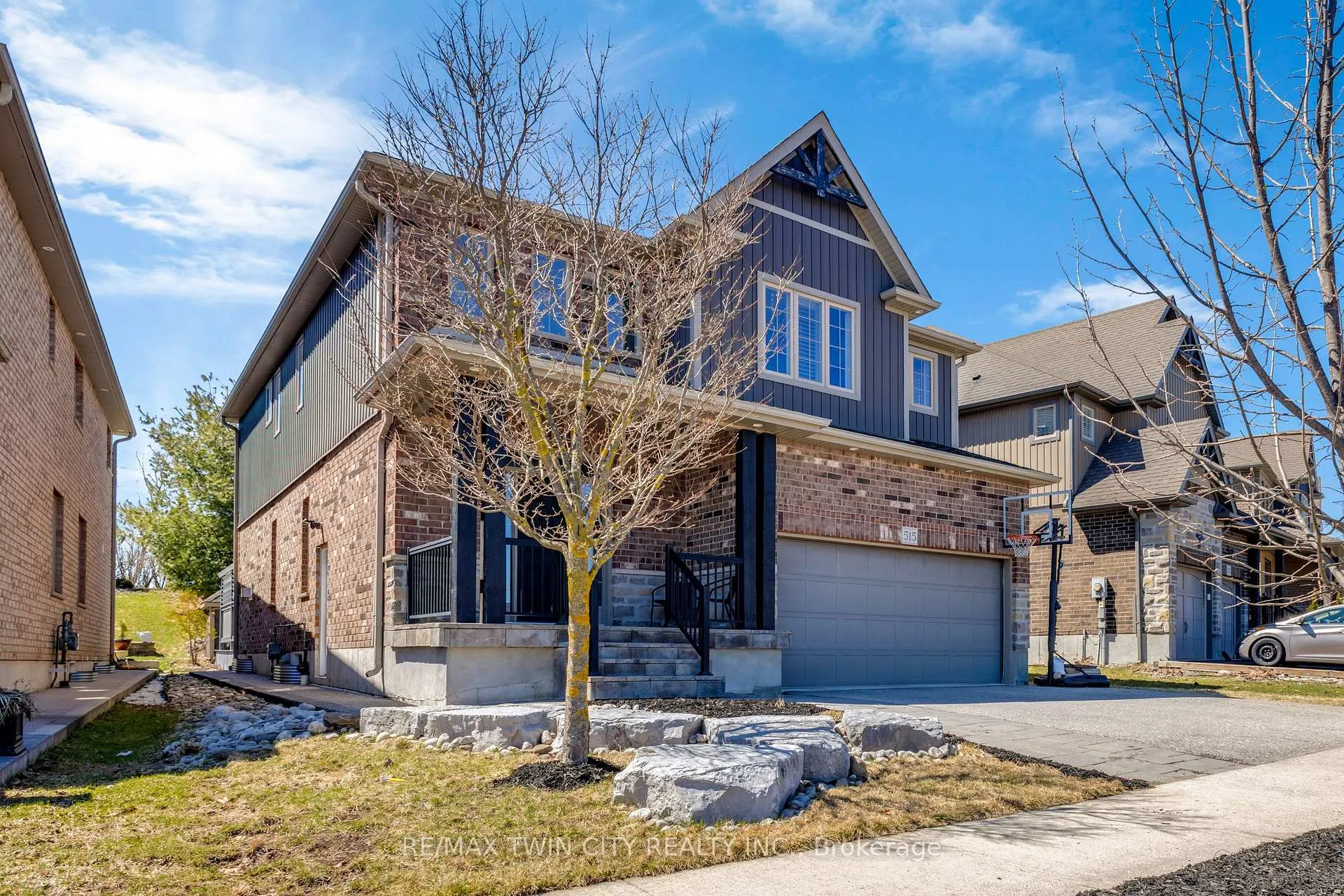 Photo 3 of 515 St Moritz Avenue, Waterloo, Clair Hills — HOMEH