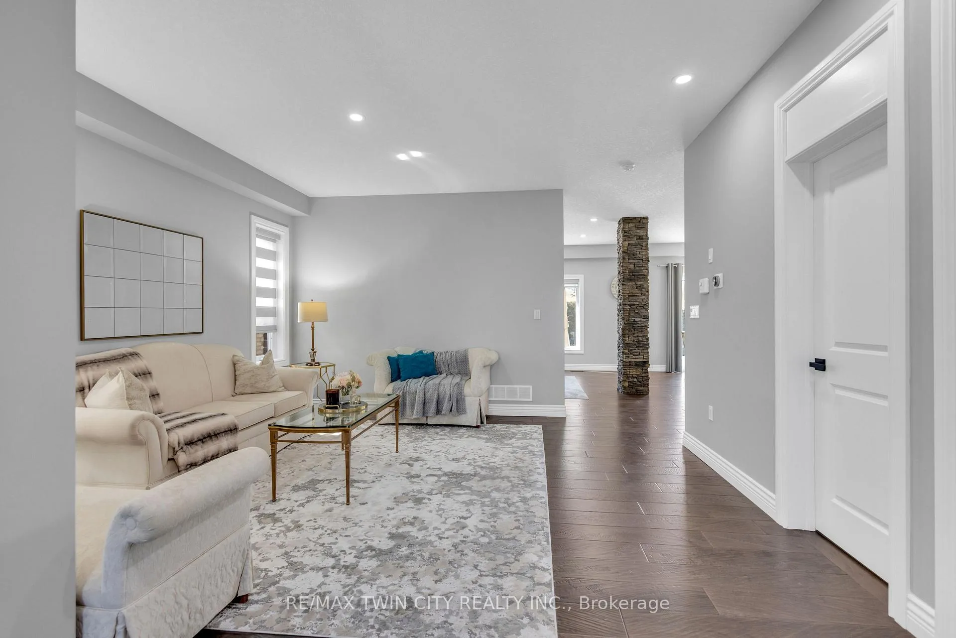Photo 7 of 515 St Moritz Avenue, Waterloo, Clair Hills — HOMEH