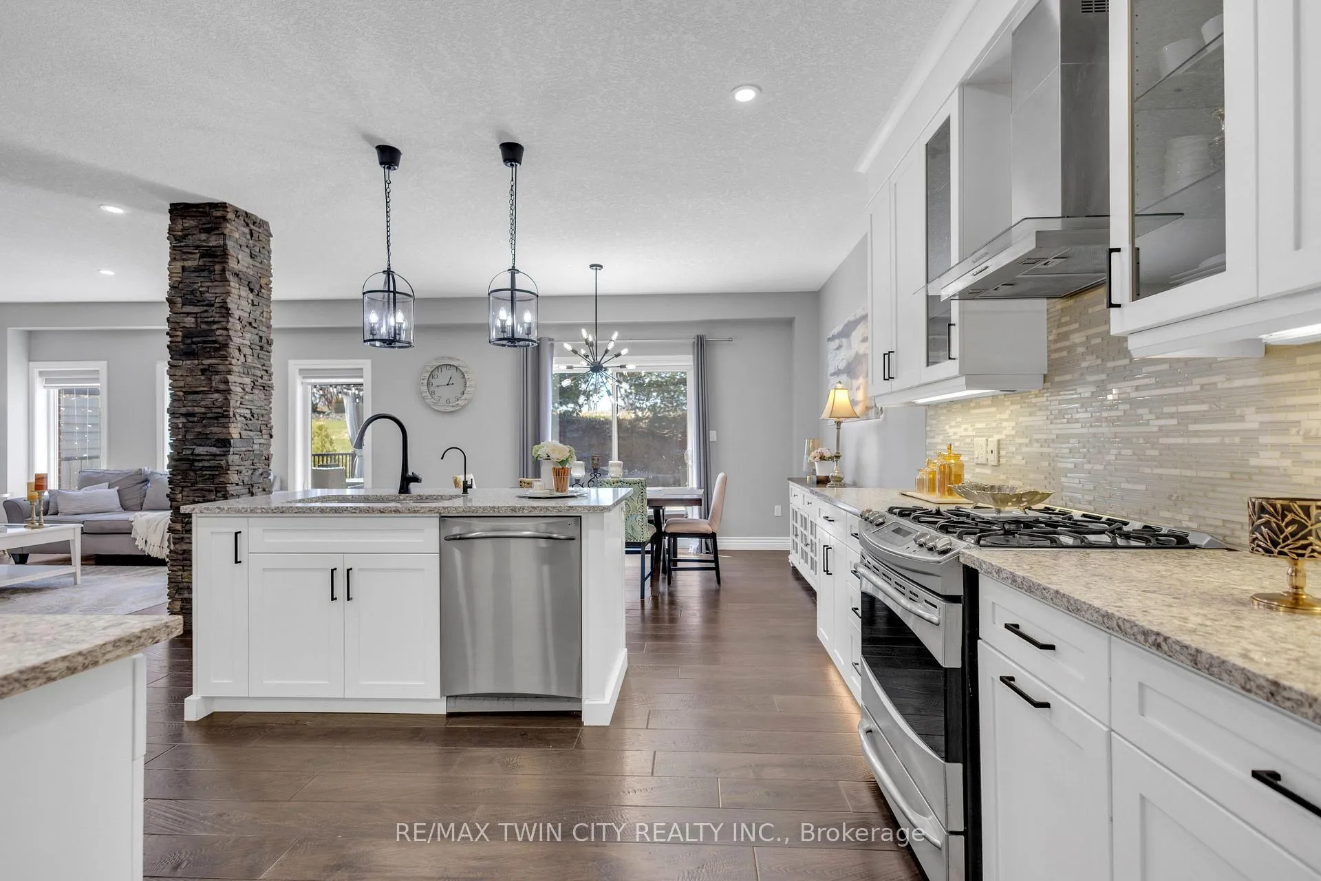 Photo 12 of 515 St Moritz Avenue, Waterloo, Clair Hills — HOMEH