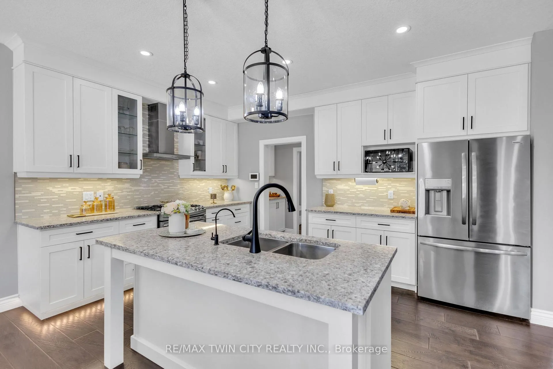 Photo 13 of 515 St Moritz Avenue, Waterloo, Clair Hills — HOMEH