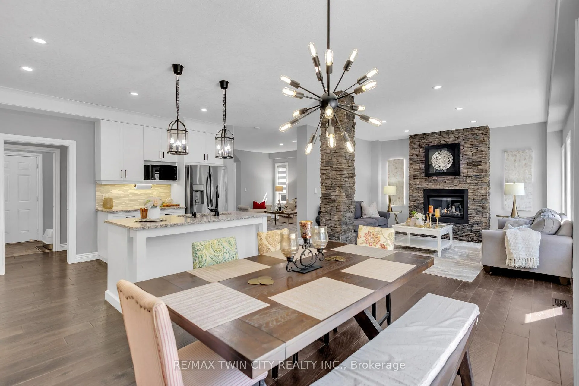 Photo 15 of 515 St Moritz Avenue, Waterloo, Clair Hills — HOMEH