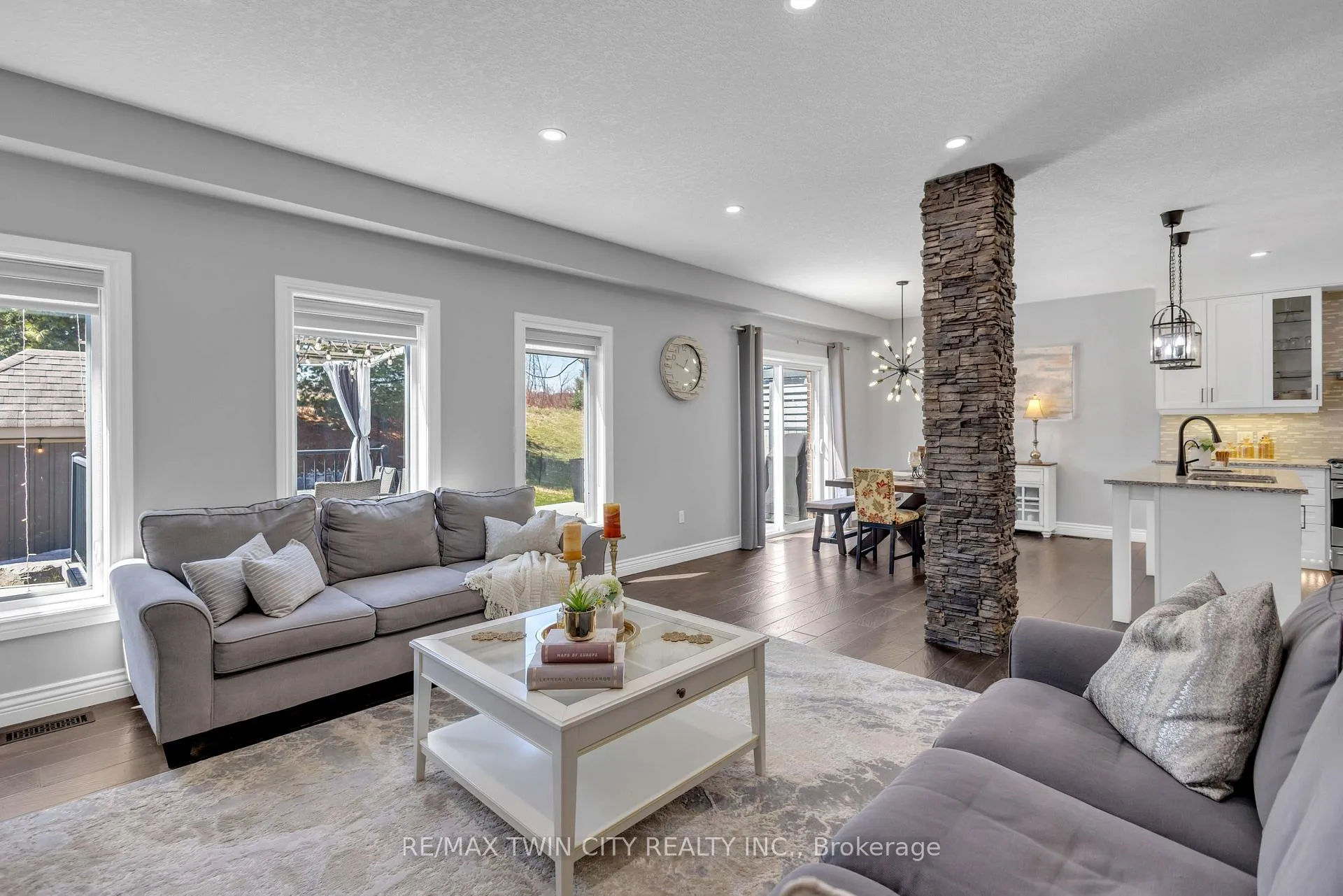 Photo 17 of 515 St Moritz Avenue, Waterloo, Clair Hills — HOMEH