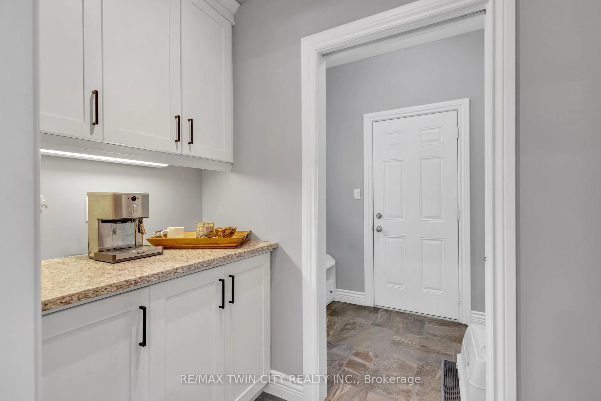 Photo 18 of 515 St Moritz Avenue, Waterloo, Clair Hills — HOMEH