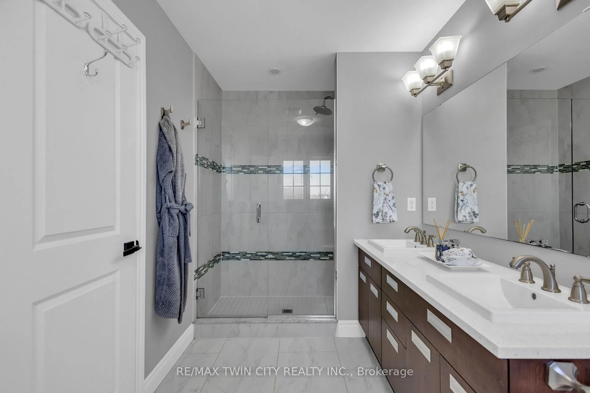 Photo 23 of 515 St Moritz Avenue, Waterloo, Clair Hills — HOMEH