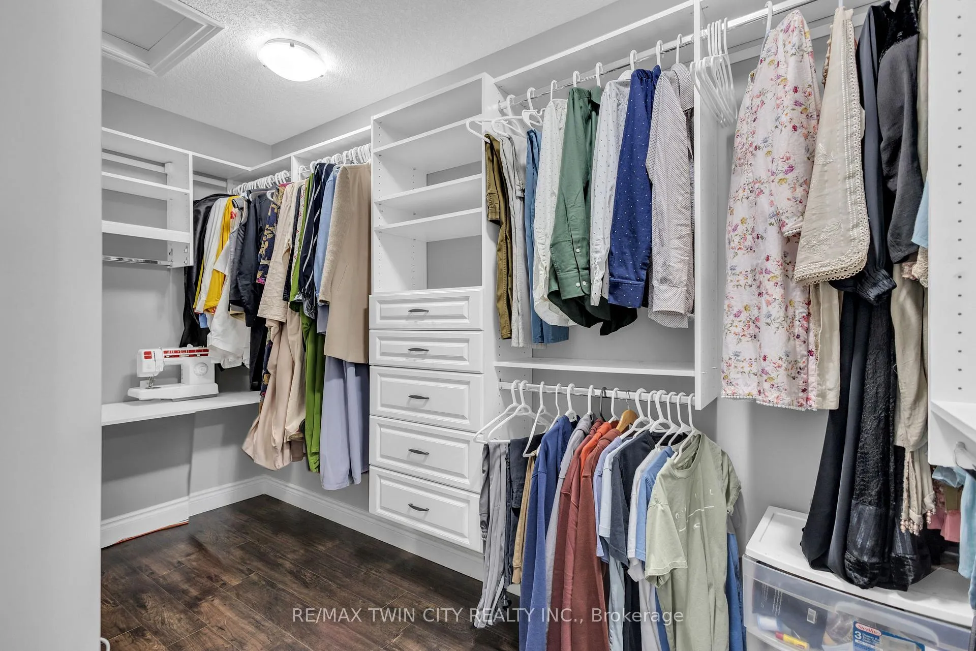 Photo 24 of 515 St Moritz Avenue, Waterloo, Clair Hills — HOMEH