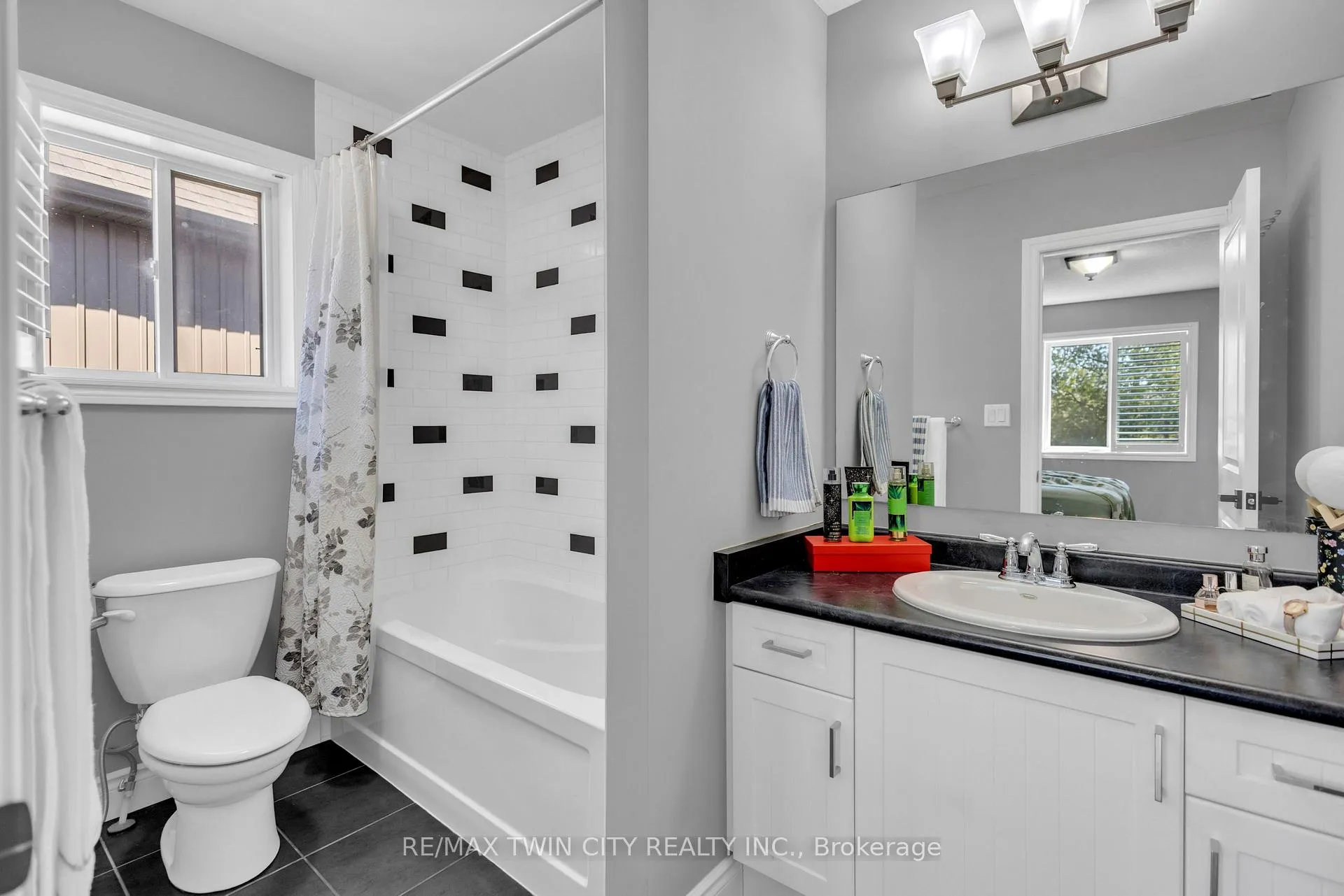 Photo 30 of 515 St Moritz Avenue, Waterloo, Clair Hills — HOMEH