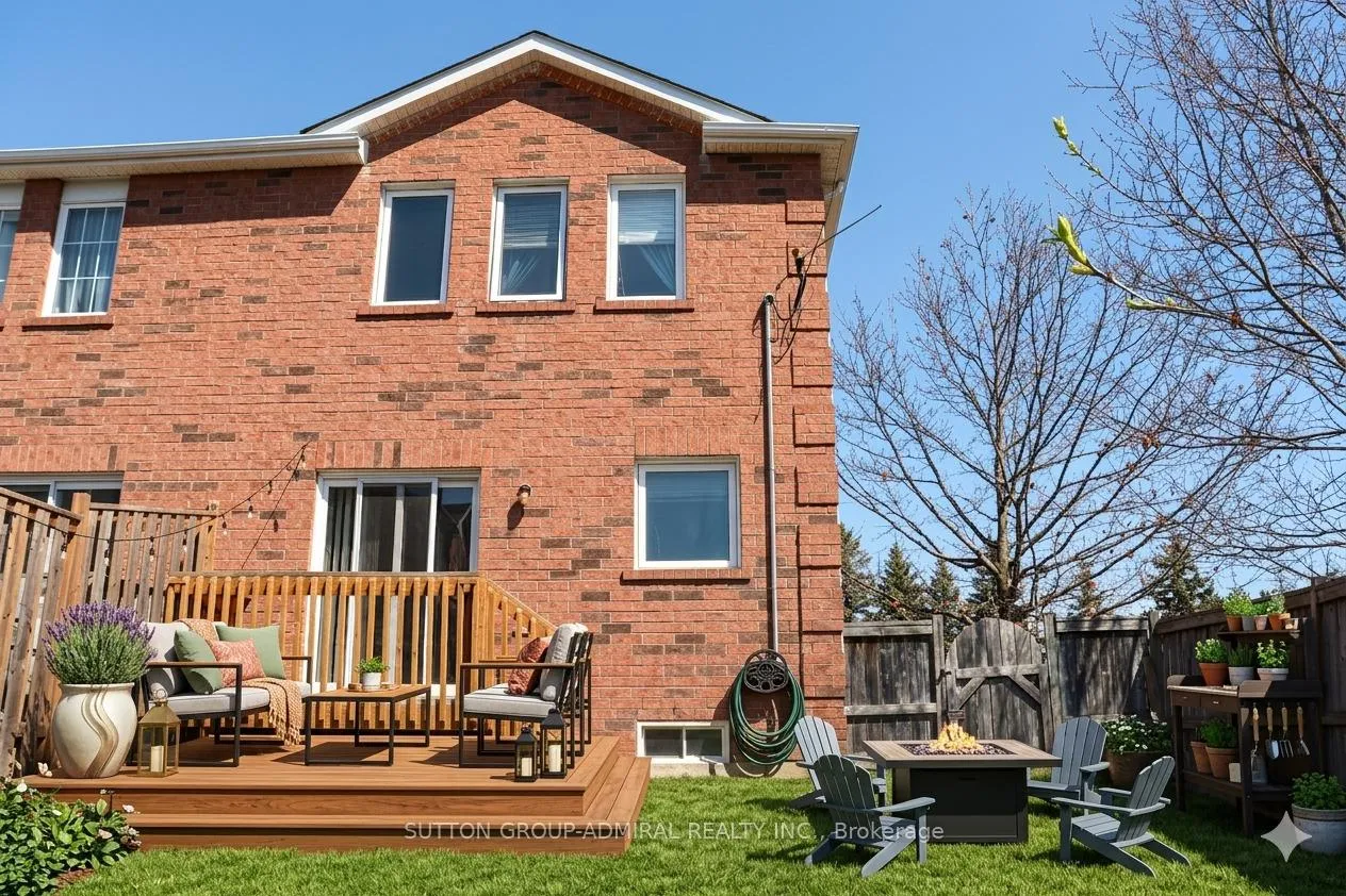 Photo 3 of 129 Willow Park Drive, Brampton, Sandringham-Wellington — HOMEH