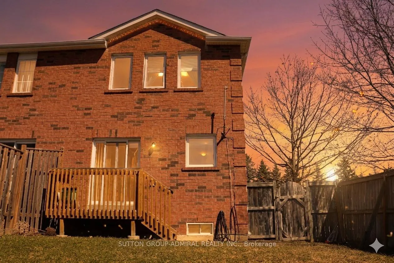 Photo 4 of 129 Willow Park Drive, Brampton, Sandringham-Wellington — HOMEH