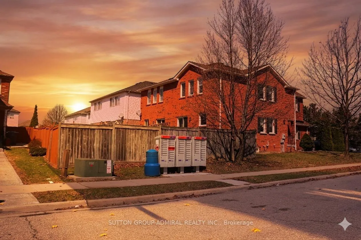 Photo 5 of 129 Willow Park Drive, Brampton, Sandringham-Wellington — HOMEH