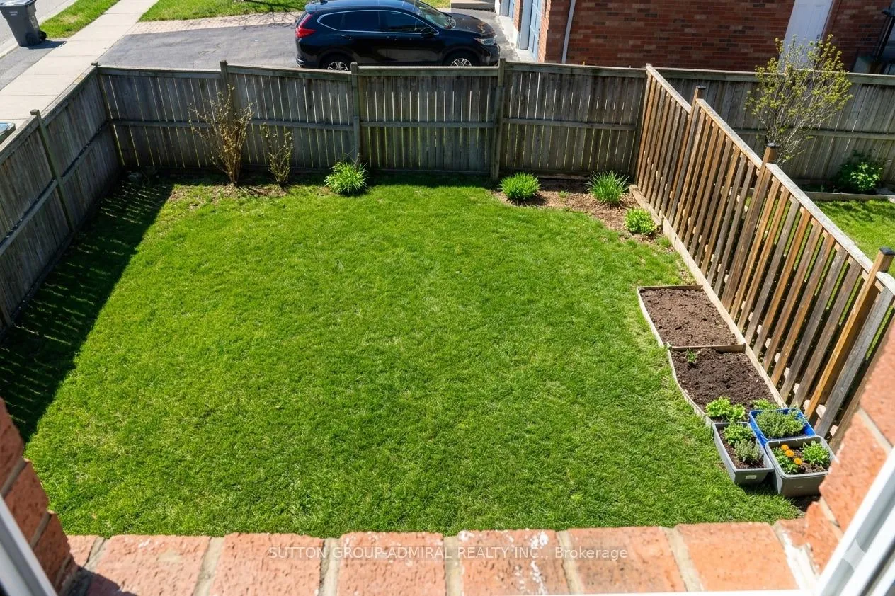 Photo 6 of 129 Willow Park Drive, Brampton, Sandringham-Wellington — HOMEH