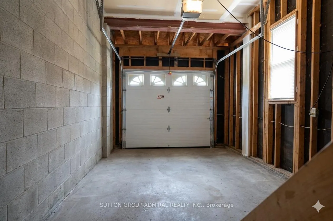 Photo 8 of 129 Willow Park Drive, Brampton, Sandringham-Wellington — HOMEH