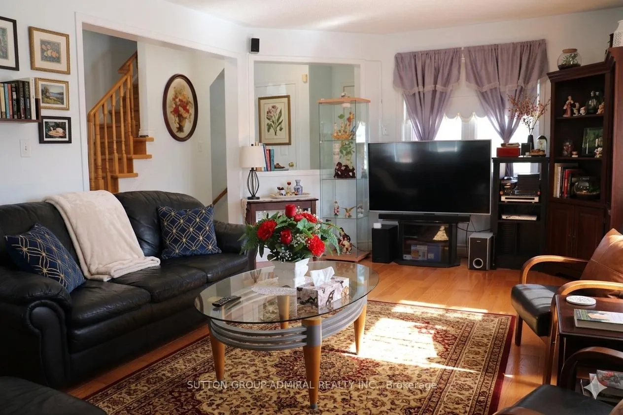 Photo 9 of 129 Willow Park Drive, Brampton, Sandringham-Wellington — HOMEH