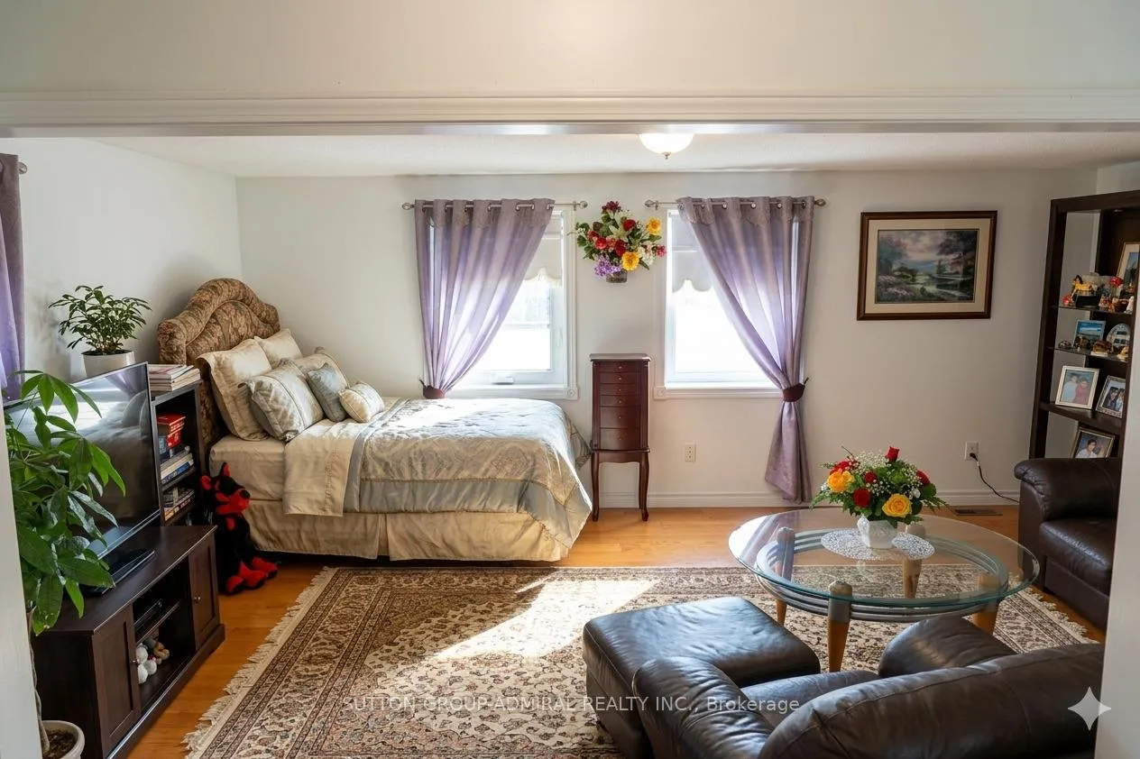 Photo 18 of 129 Willow Park Drive, Brampton, Sandringham-Wellington — HOMEH