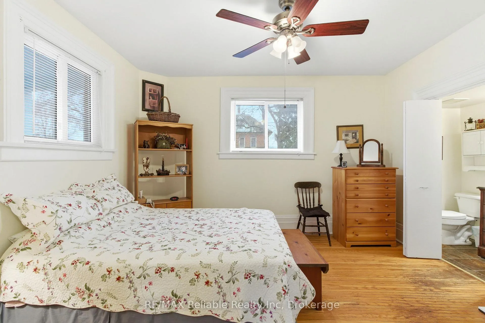 Photo 10 of 43 Jarvis Street N, Huron East, Seaforth — HOMEH
