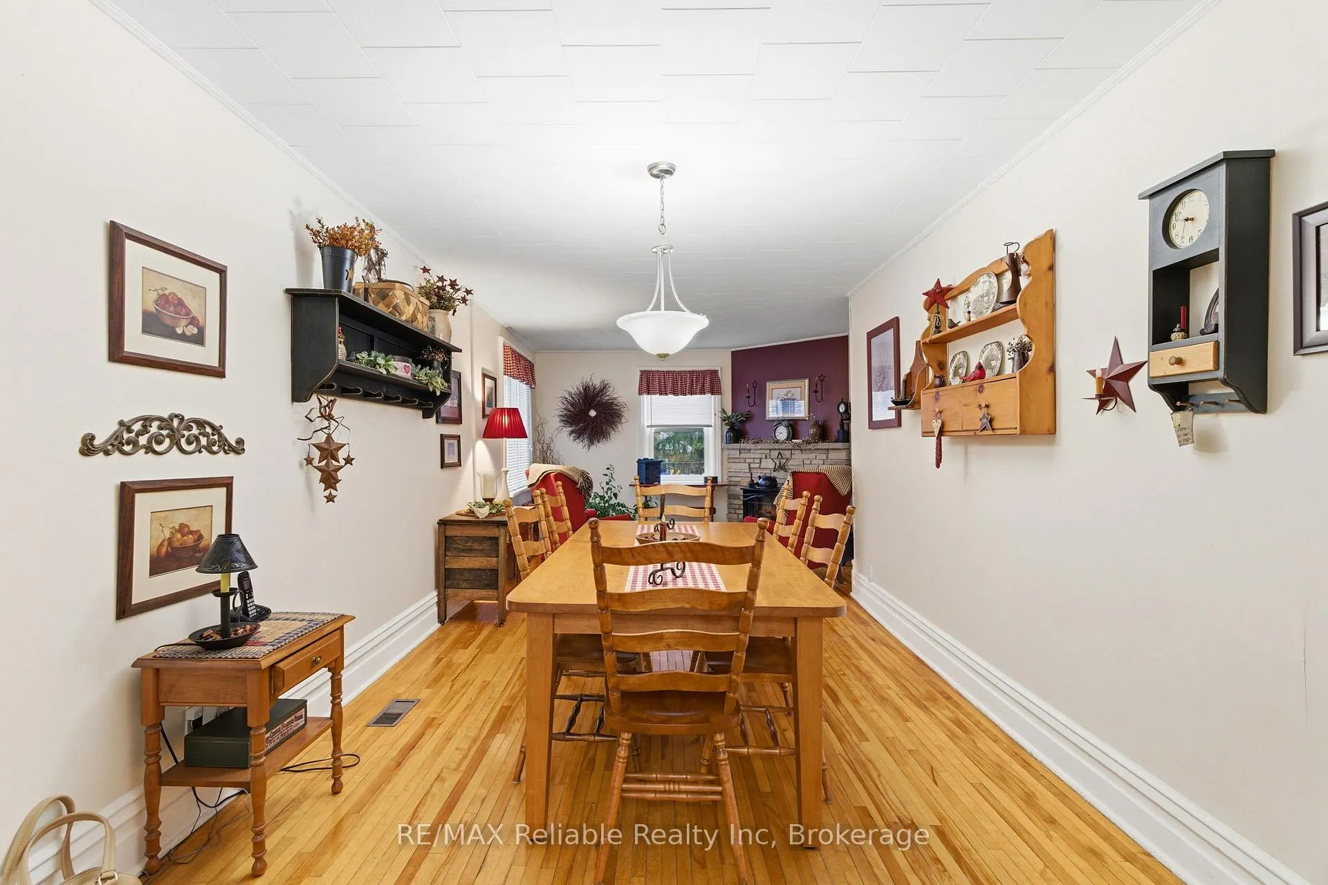 Photo 13 of 43 Jarvis Street N, Huron East, Seaforth — HOMEH