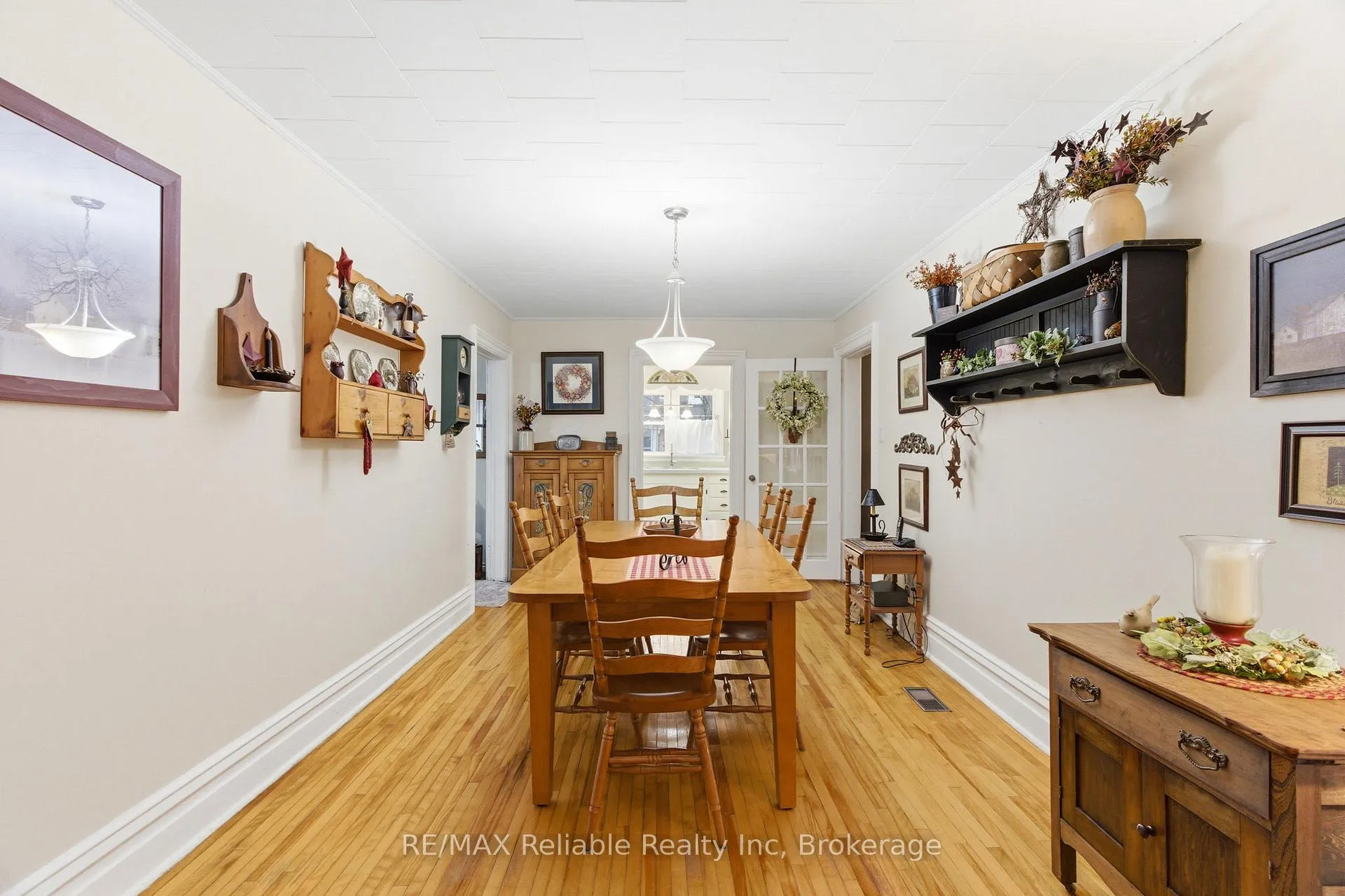 Photo 14 of 43 Jarvis Street N, Huron East, Seaforth — HOMEH