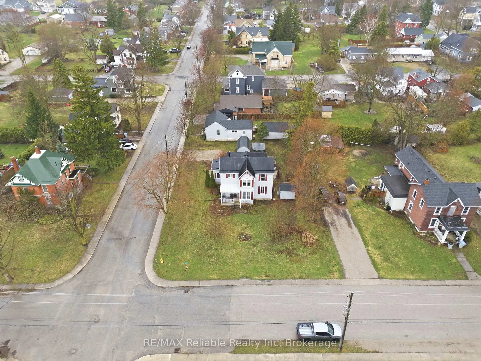 Photo 38 of 43 Jarvis Street N, Huron East, Seaforth — HOMEH