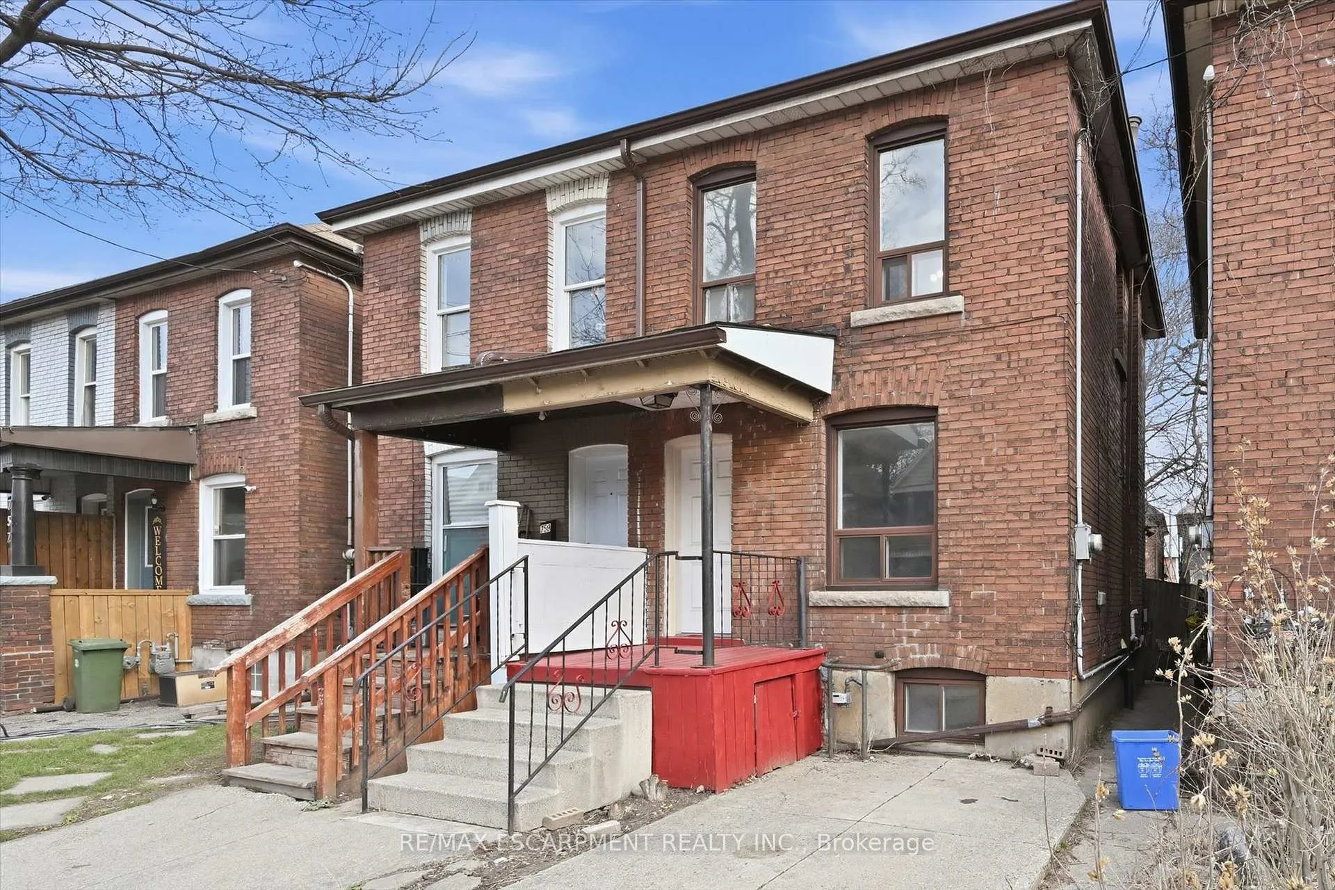 Photo 2 of 761 Cannon Street E, Hamilton, Stipley — HOMEH
