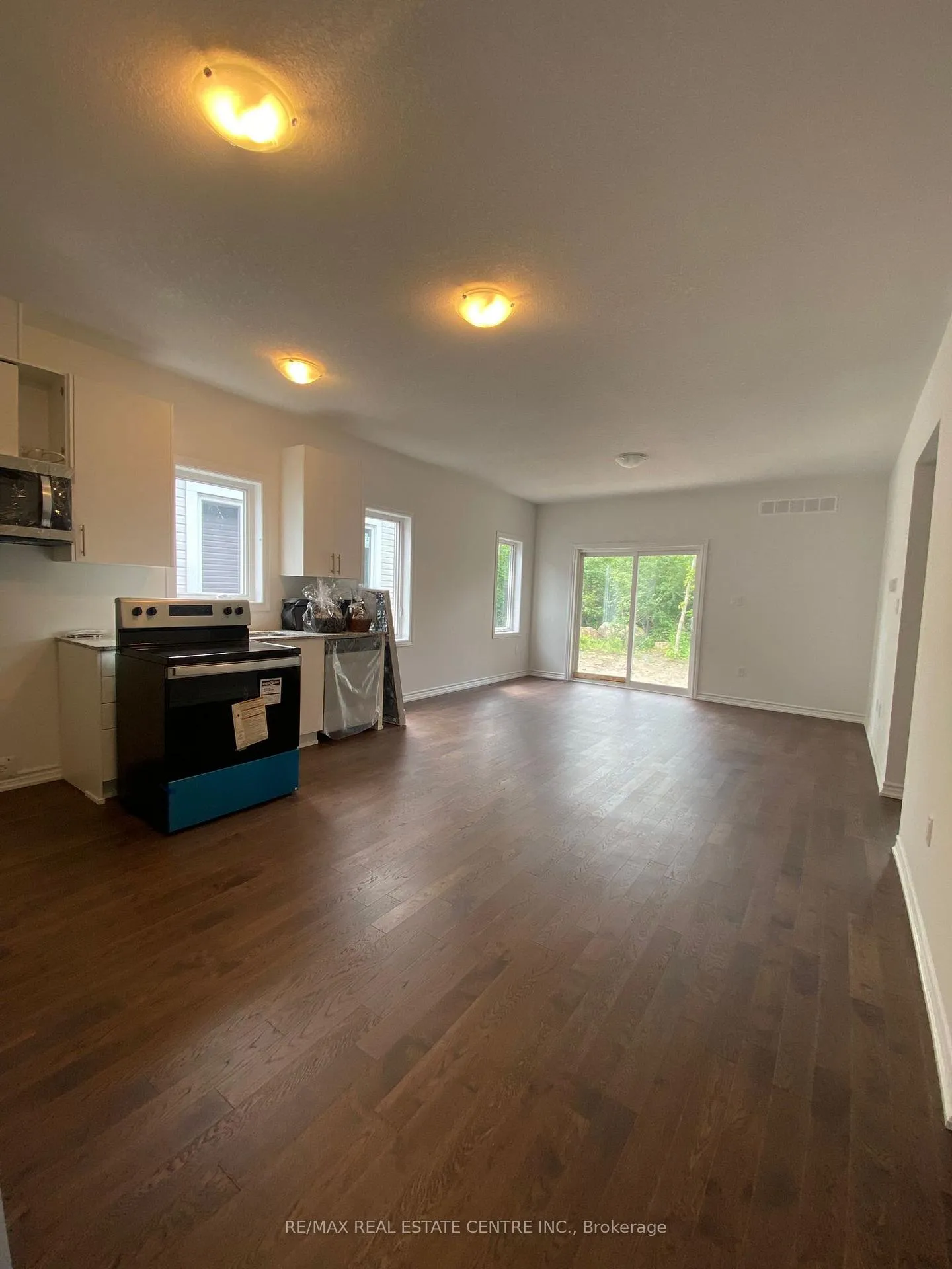 Photo 8 of 122 Adley Drive, Brockville — HOMEH