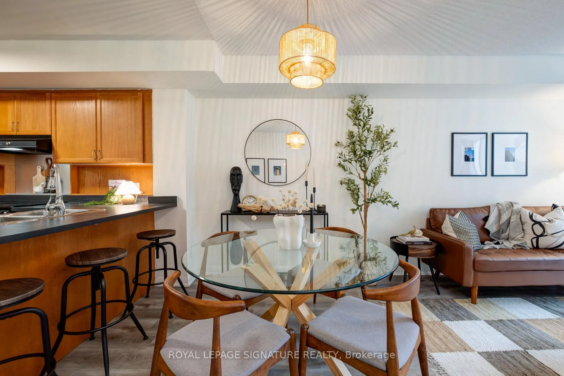 Photo 2 of Unit 311, 18 Beverley Street, Toronto, Kensington-Chinatown — HOMEH