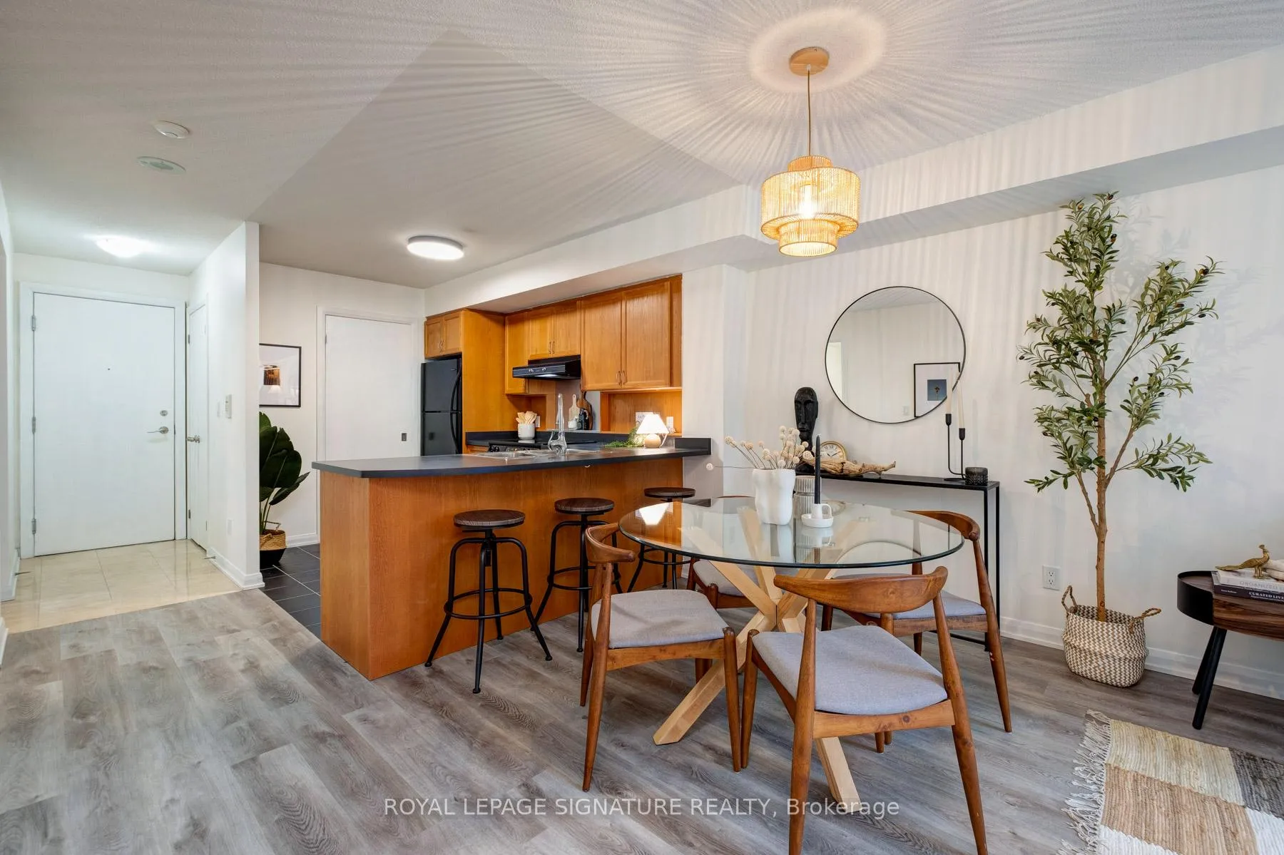 Photo 3 of Unit 311, 18 Beverley Street, Toronto, Kensington-Chinatown — HOMEH