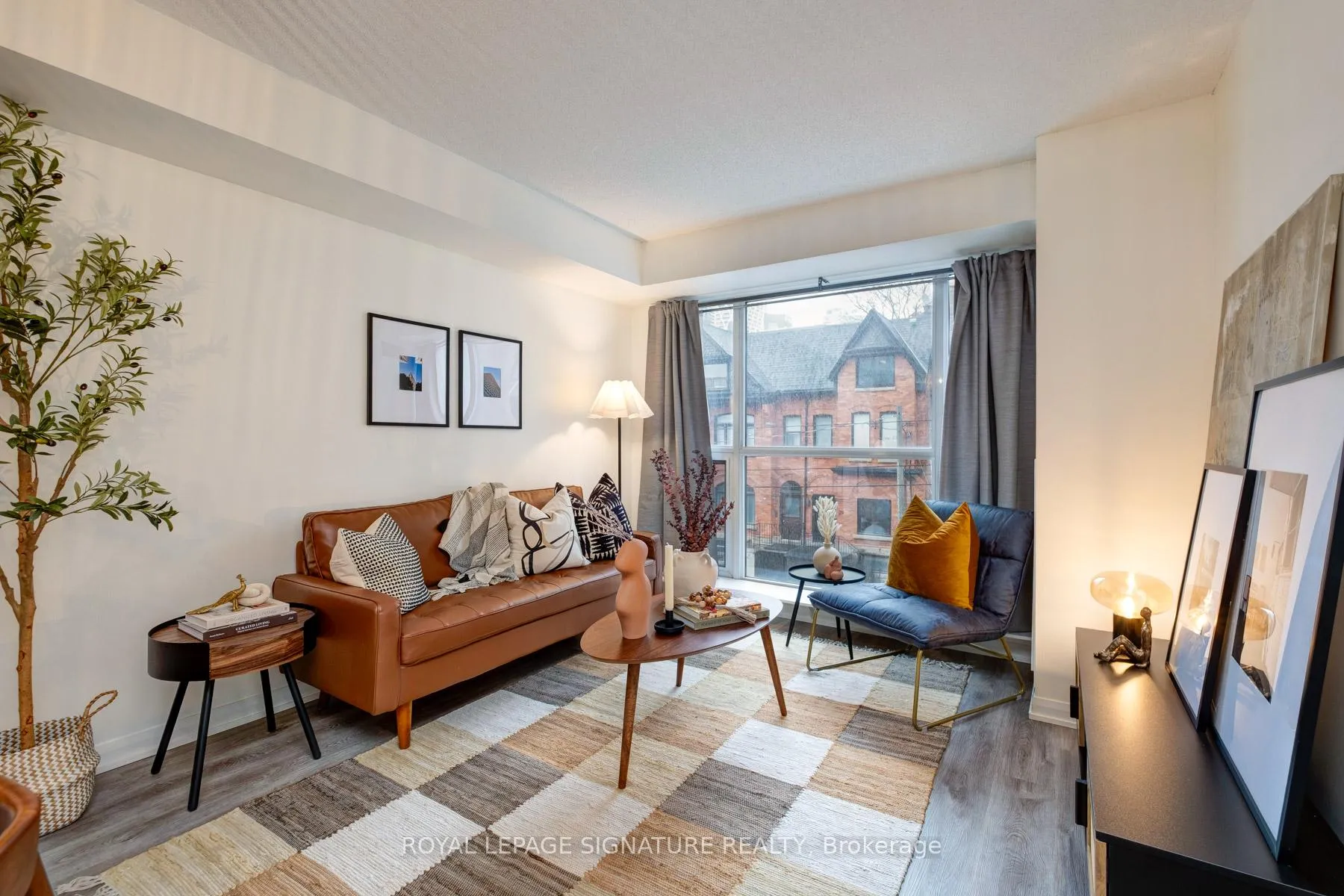 Photo 4 of Unit 311, 18 Beverley Street, Toronto, Kensington-Chinatown — HOMEH