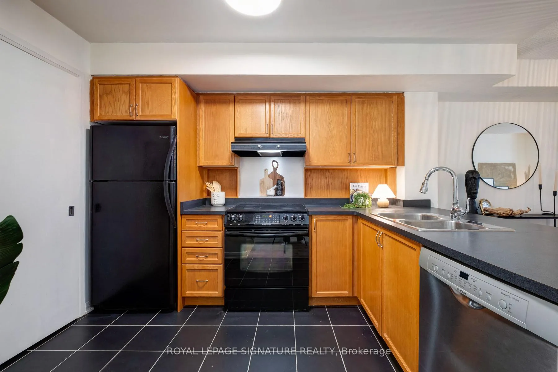 Photo 11 of Unit 311, 18 Beverley Street, Toronto, Kensington-Chinatown — HOMEH