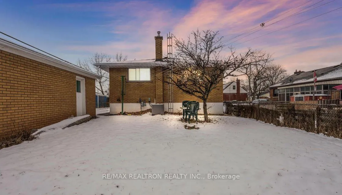 Photo 2 of 51 Robroy Avenue, Hamilton, Corman — HOMEH