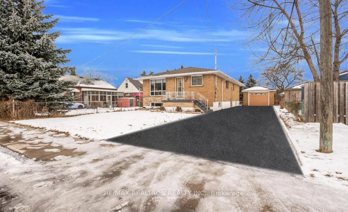 Photo 4 of 51 Robroy Avenue, Hamilton, Corman — HOMEH