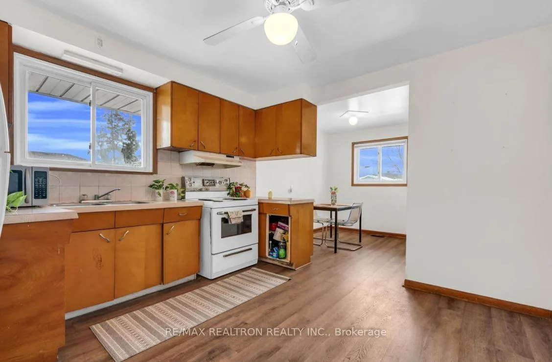 Photo 14 of 51 Robroy Avenue, Hamilton, Corman — HOMEH