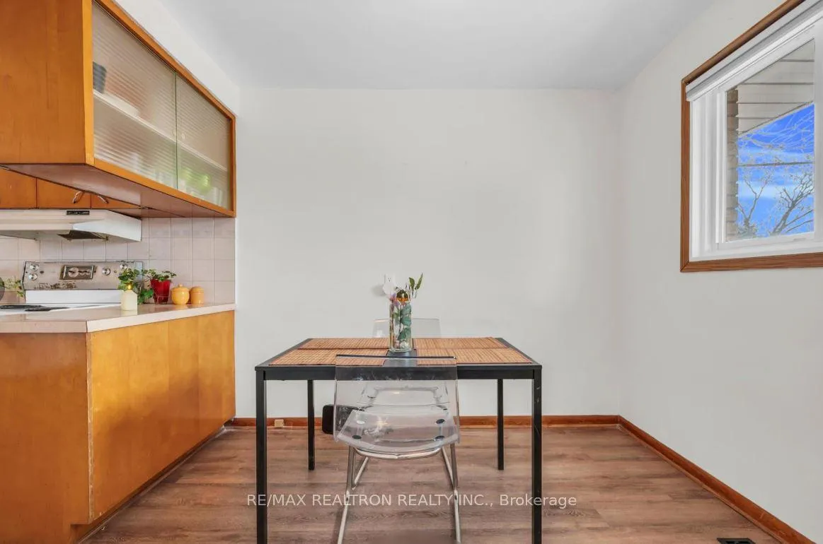Photo 15 of 51 Robroy Avenue, Hamilton, Corman — HOMEH