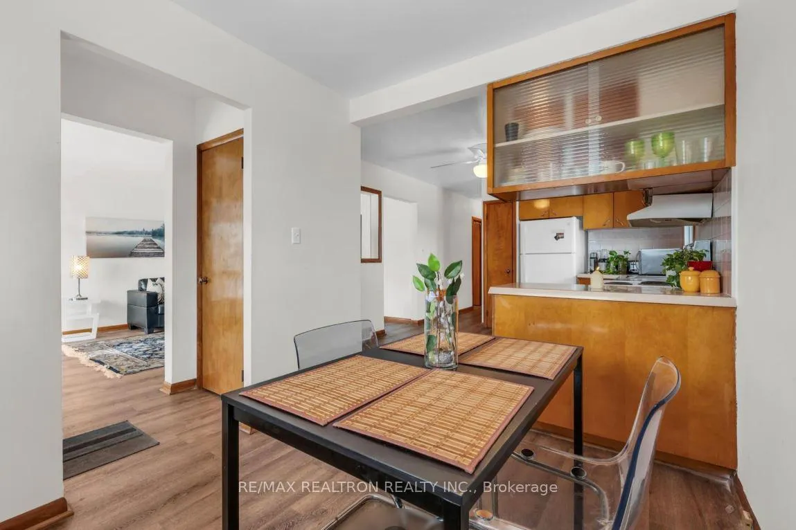 Photo 16 of 51 Robroy Avenue, Hamilton, Corman — HOMEH