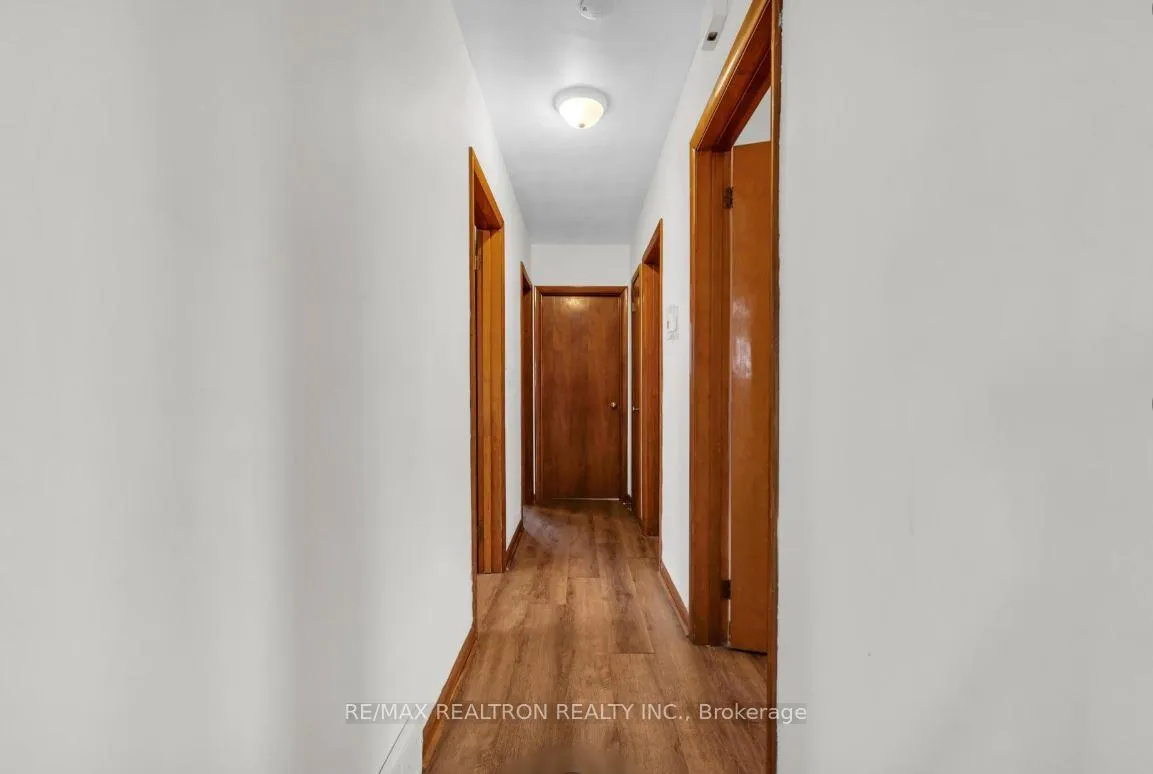 Photo 17 of 51 Robroy Avenue, Hamilton, Corman — HOMEH