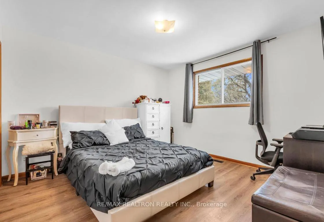 Photo 18 of 51 Robroy Avenue, Hamilton, Corman — HOMEH