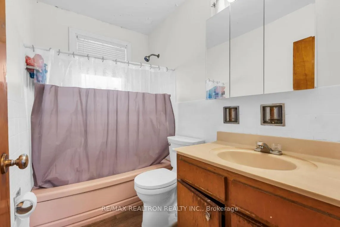 Photo 24 of 51 Robroy Avenue, Hamilton, Corman — HOMEH