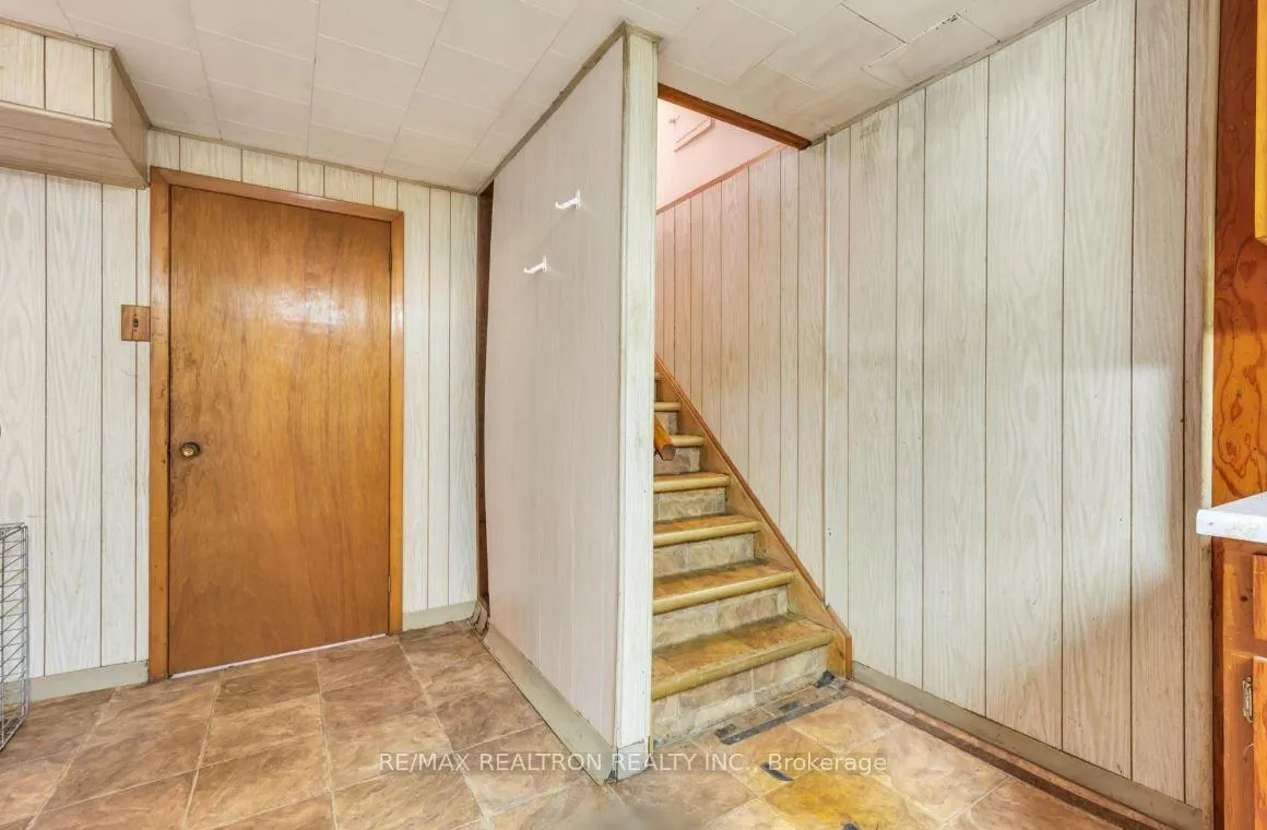 Photo 26 of 51 Robroy Avenue, Hamilton, Corman — HOMEH