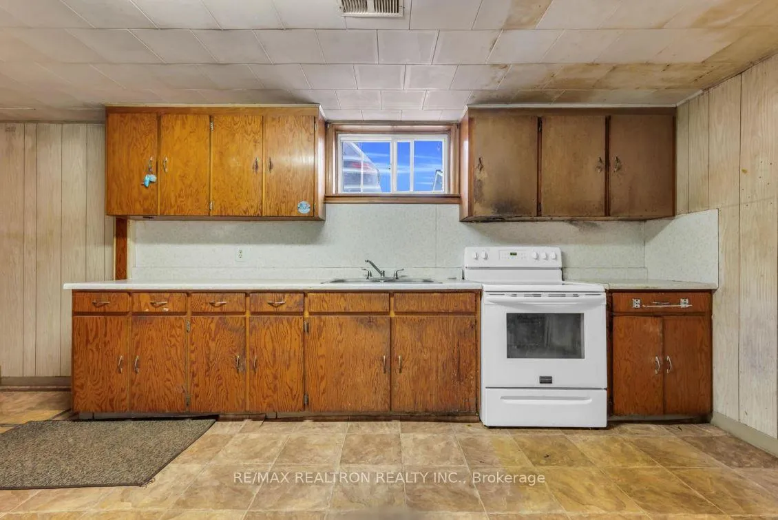 Photo 29 of 51 Robroy Avenue, Hamilton, Corman — HOMEH