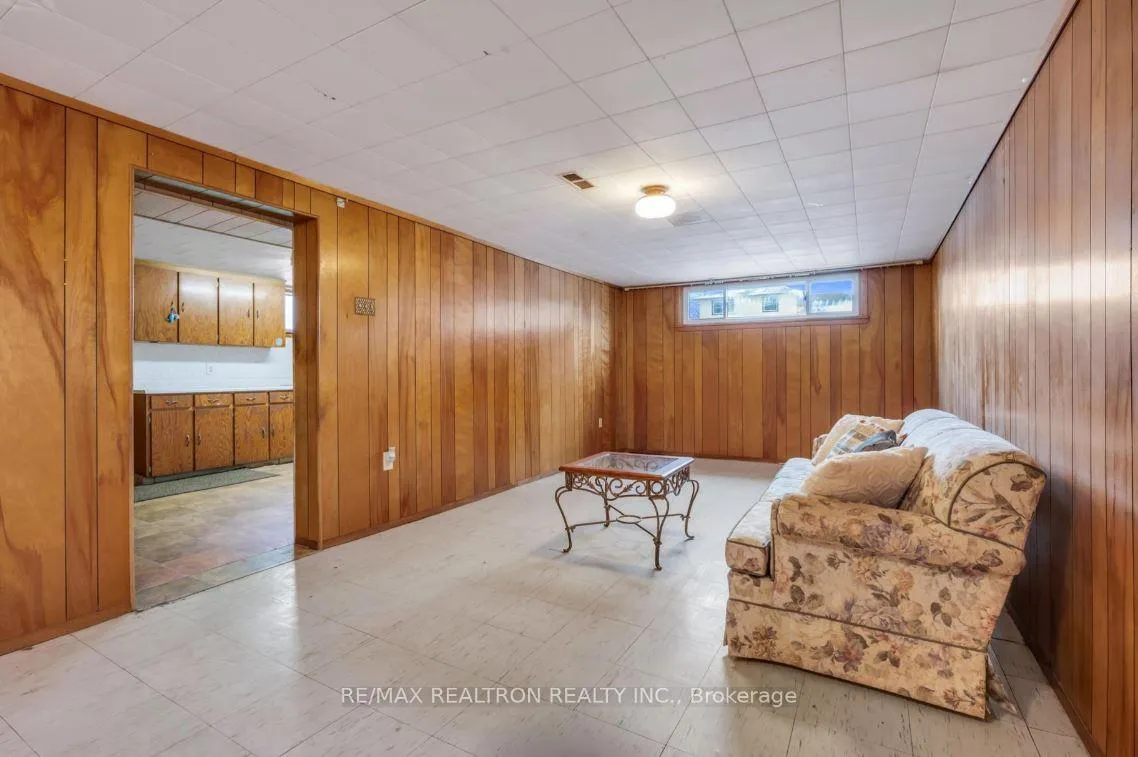 Photo 31 of 51 Robroy Avenue, Hamilton, Corman — HOMEH