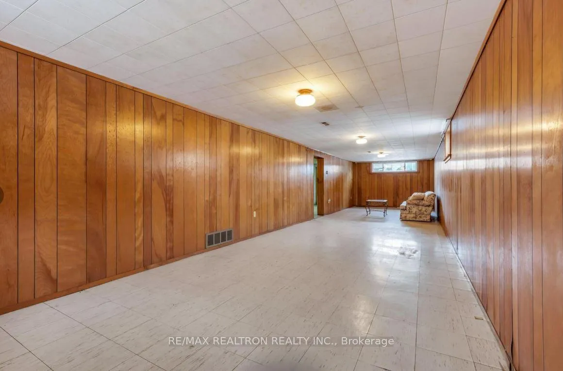 Photo 32 of 51 Robroy Avenue, Hamilton, Corman — HOMEH