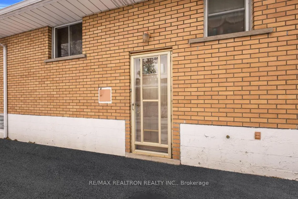 Photo 35 of 51 Robroy Avenue, Hamilton, Corman — HOMEH