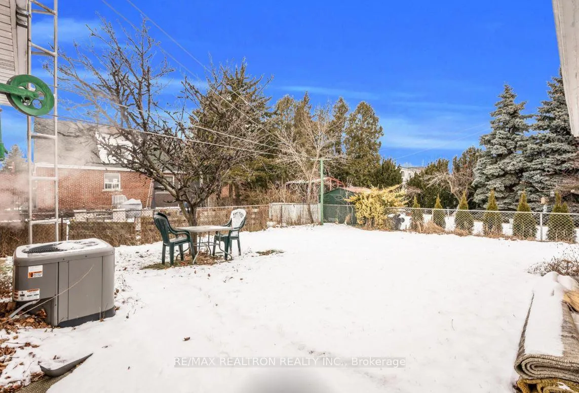 Photo 36 of 51 Robroy Avenue, Hamilton, Corman — HOMEH