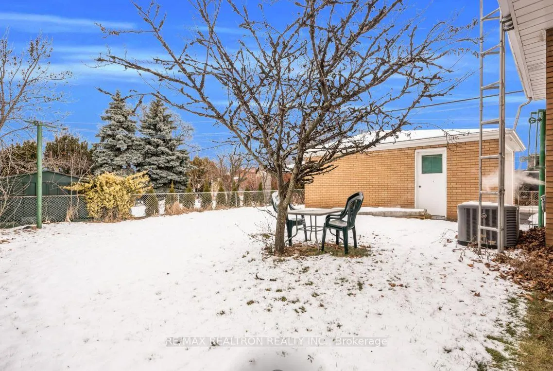 Photo 37 of 51 Robroy Avenue, Hamilton, Corman — HOMEH