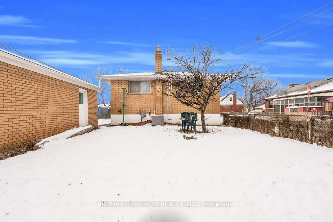 Photo 38 of 51 Robroy Avenue, Hamilton, Corman — HOMEH